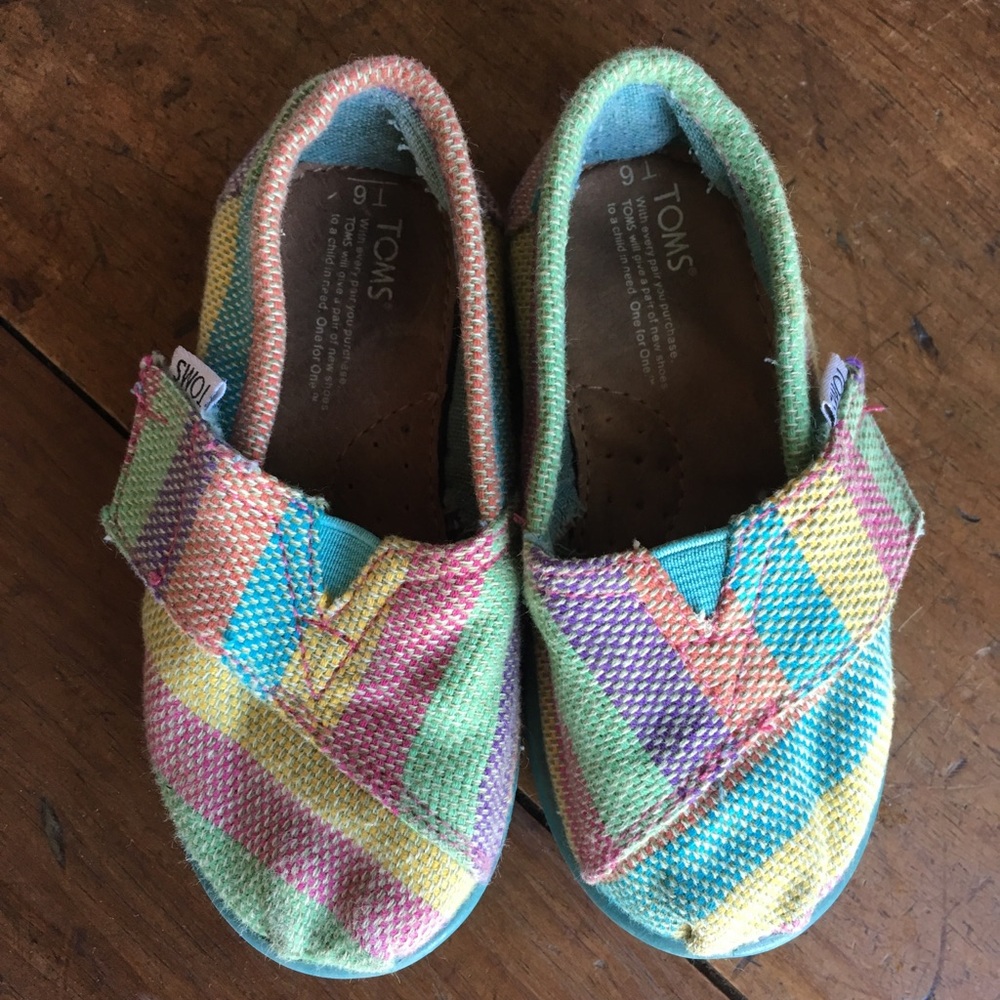 Toddler TOMS - Picture 2 of 4